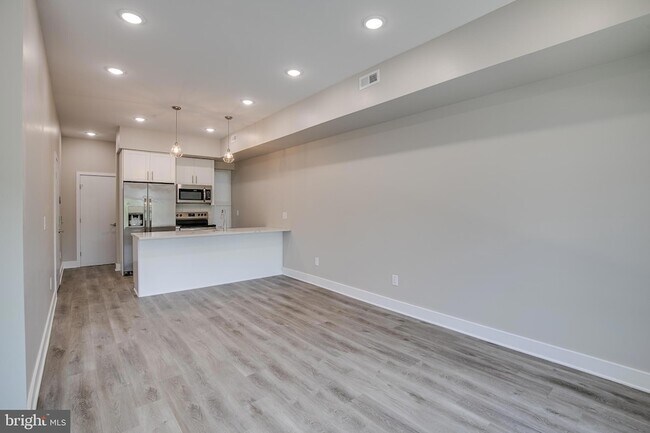 Building Photo - 2019 N College Ave