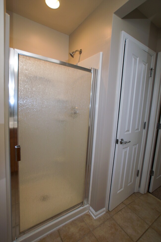 Building Photo - 2105 Corwith Dr
