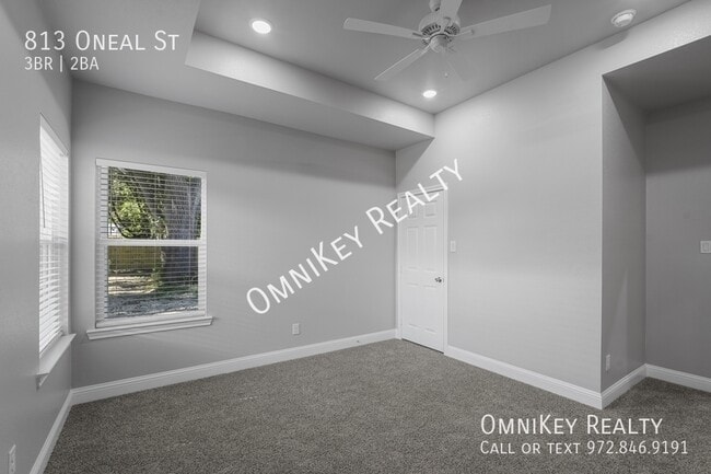 Building Photo - 813 Oneal St