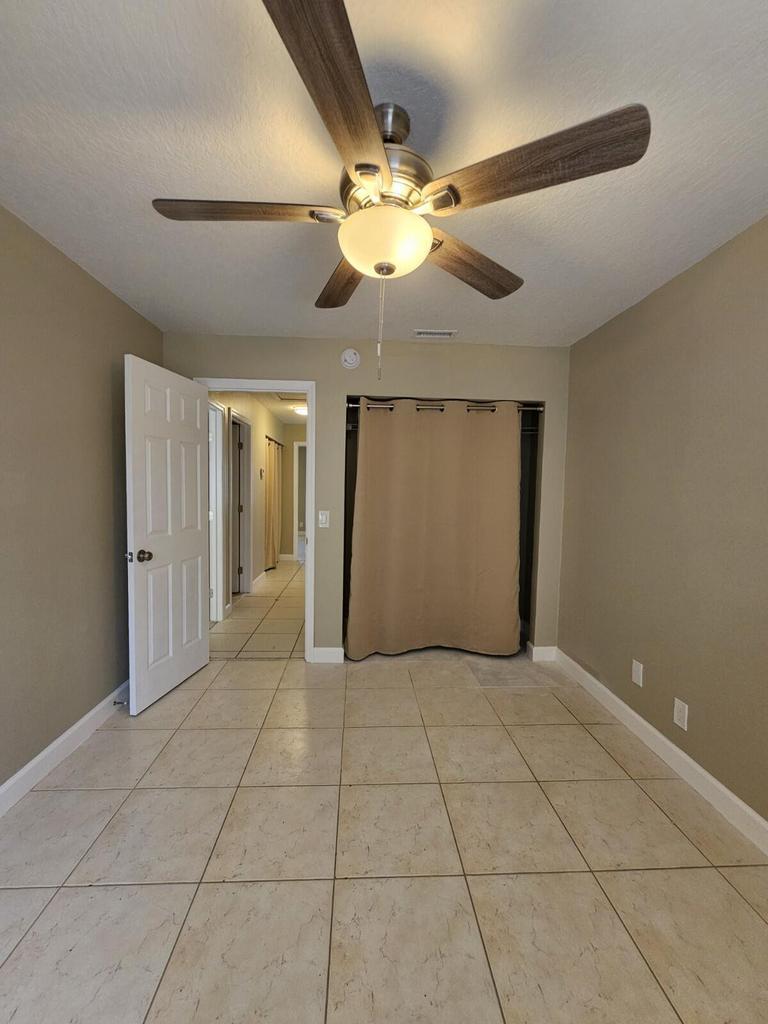 Building Photo - 4876 Orleans Ct
