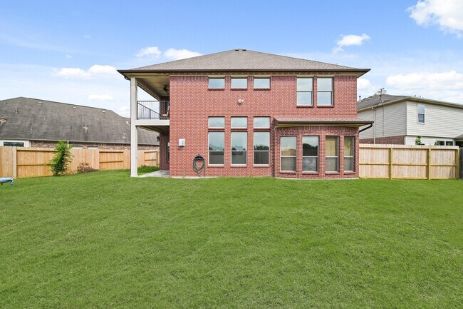 Building Photo - 25959 Ravenside Dr