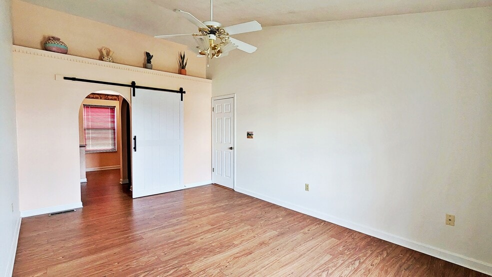 Master Bedroom - 105 Woodbine Dr