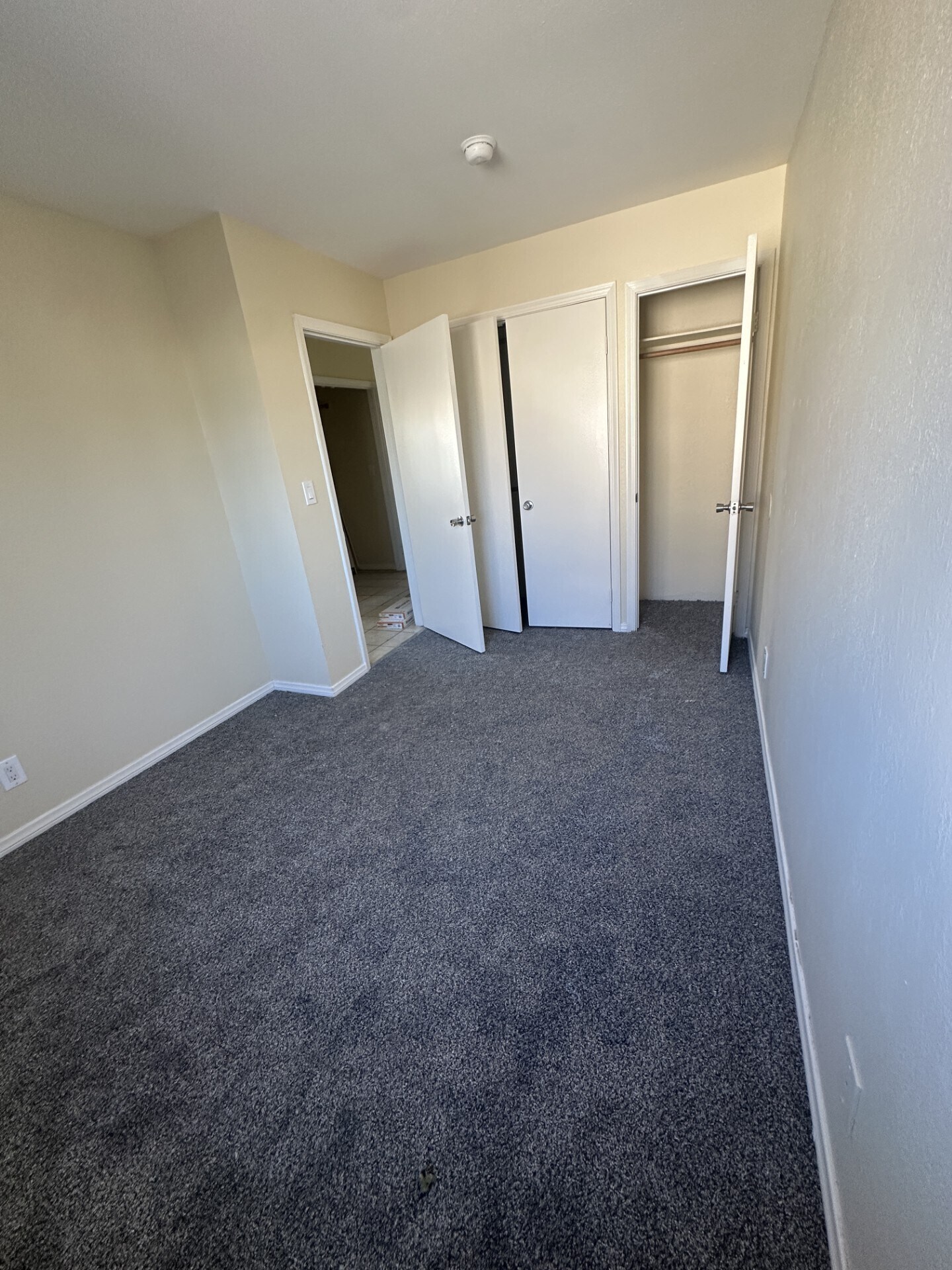 bath rm 3 - 2210 S Hobart Blvd