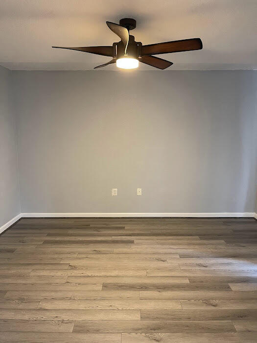 Building Photo - 211 SW Palm Dr