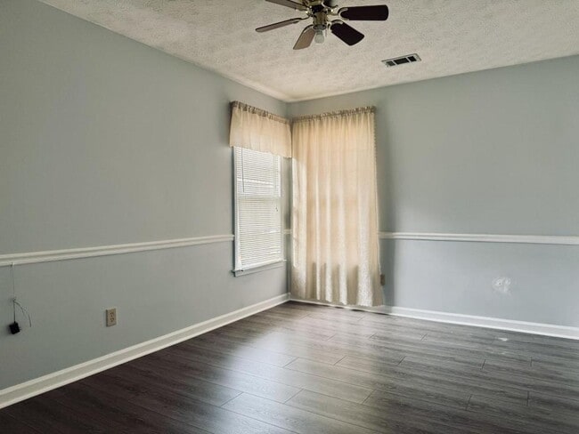 Building Photo - 3661 Forest Glen Trail