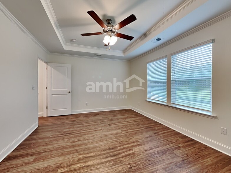 Building Photo - 318 Azore Way
