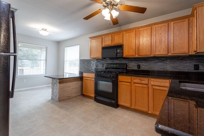 Building Photo - Cozy 3/BR 2/BA One-Level Home with Covered...