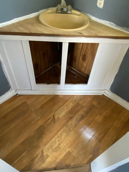 Building Photo - 1113 S Central Ave