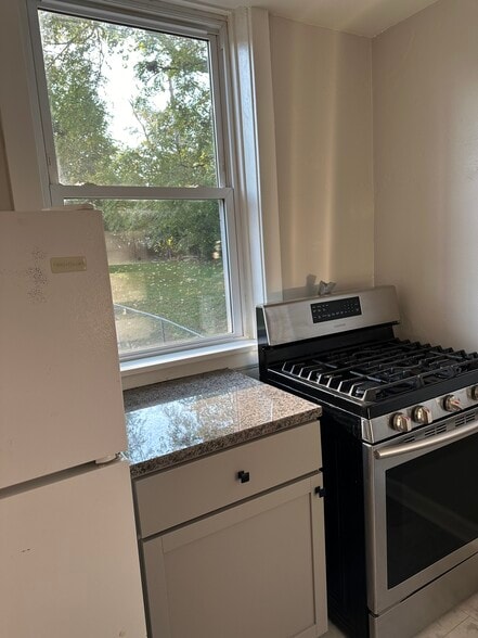 Kitchen - 1149 Louisville Ave