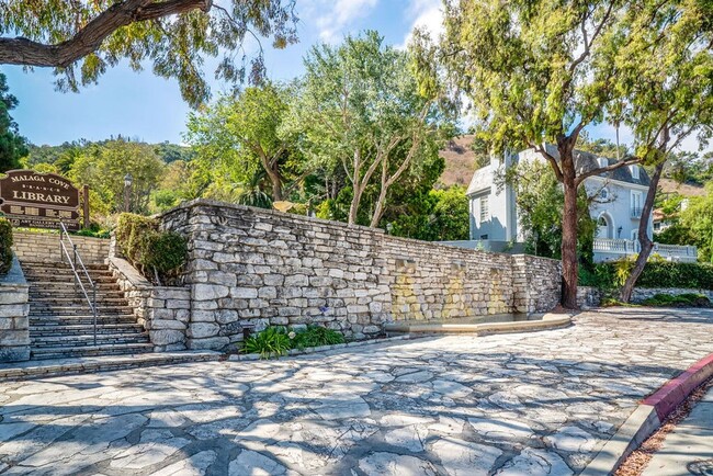 Building Photo - Malaga Cove Beauty