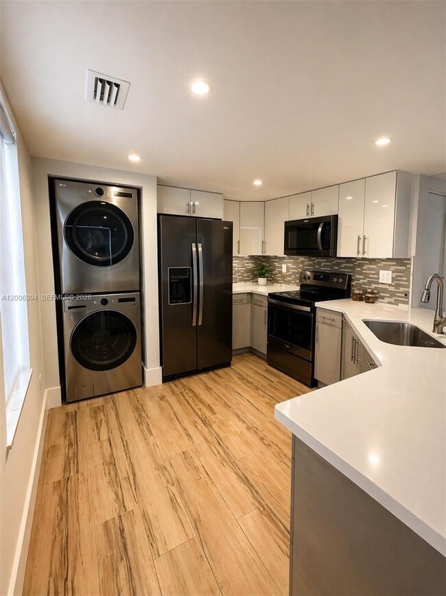 Building Photo - 8590 NW 3rd Ln