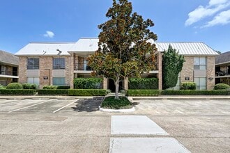 Building Photo - 2230 S Piney Point Rd