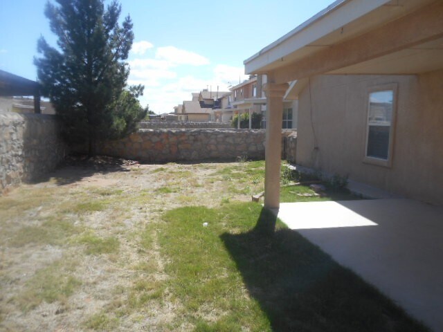 Building Photo - 12641 Tierra Tigre Ave