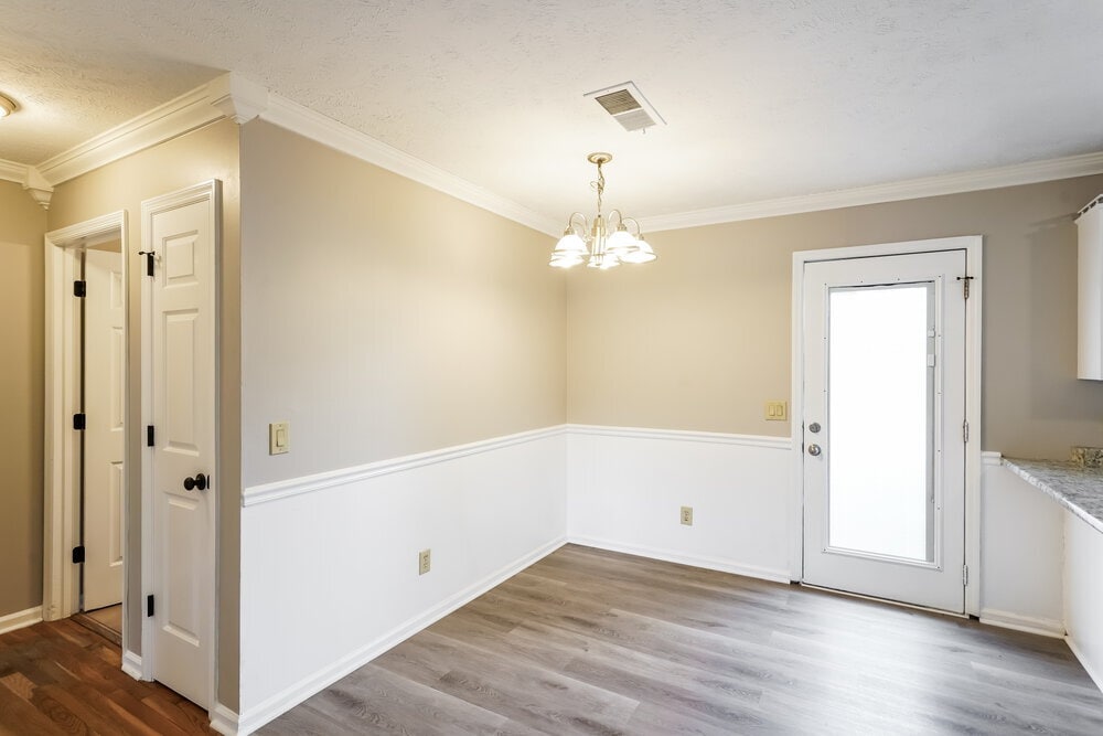 Building Photo - 300 Vernon Traylor Dr