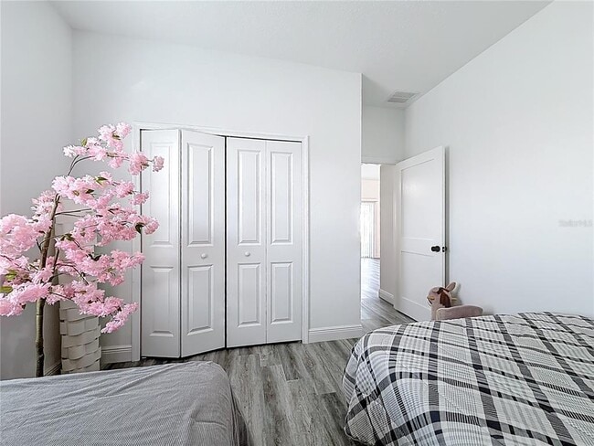 Building Photo - 16950 SW 42 Ave