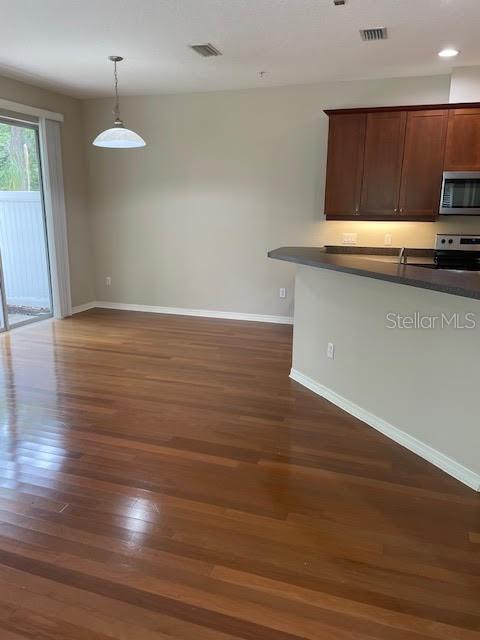 Building Photo - 596 Pinebranch Cir