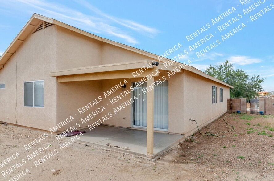 Building Photo - 1202 N Thunder Ridge Dr