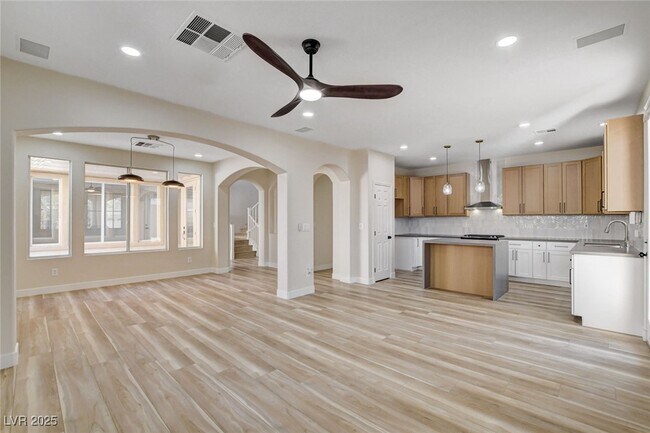 Building Photo - 177 Rocky Star St