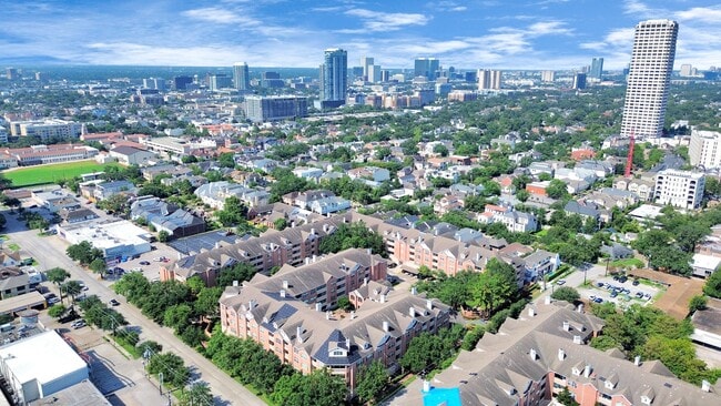 Building Photo - 2111 Welch St