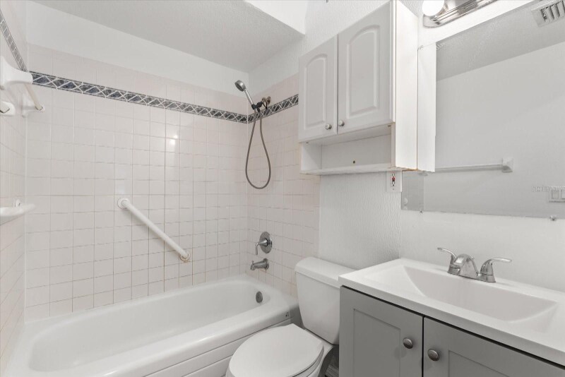 Building Photo - 200 San Lorenzo Ave