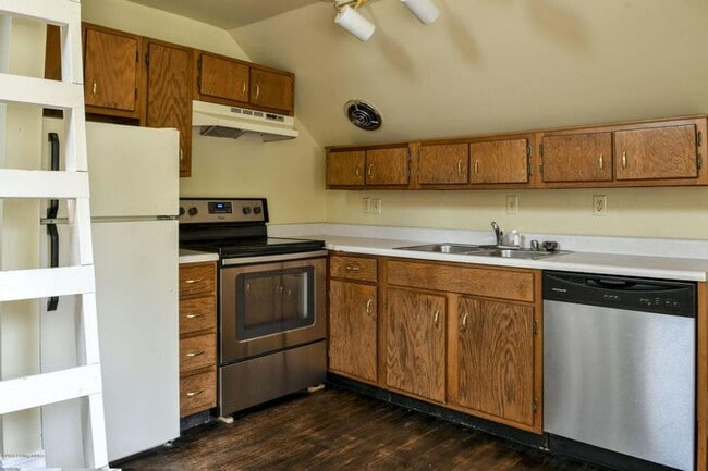 Building Photo - 1454