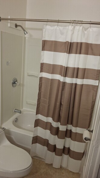 Building Photo - 401 Monroe St