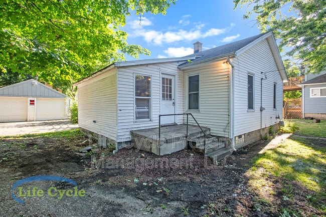 Building Photo - 243 Michigan St NW