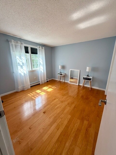 2nd bedroom - 4-45 Skyline Dr