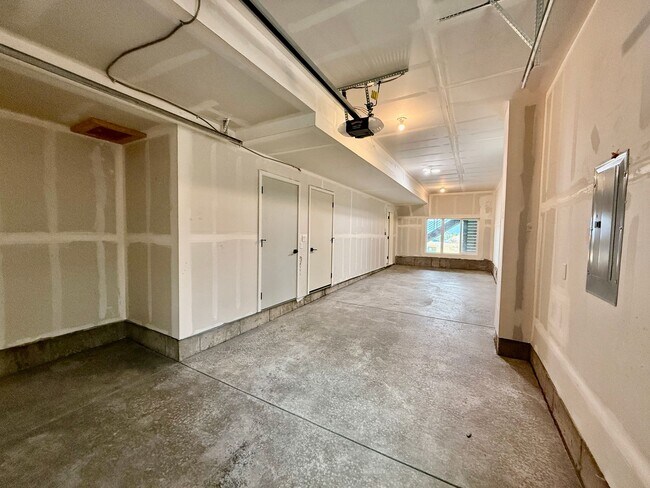 Building Photo - NEW CONSTRUCTION Gorgeous 2 Bedroom in clo...