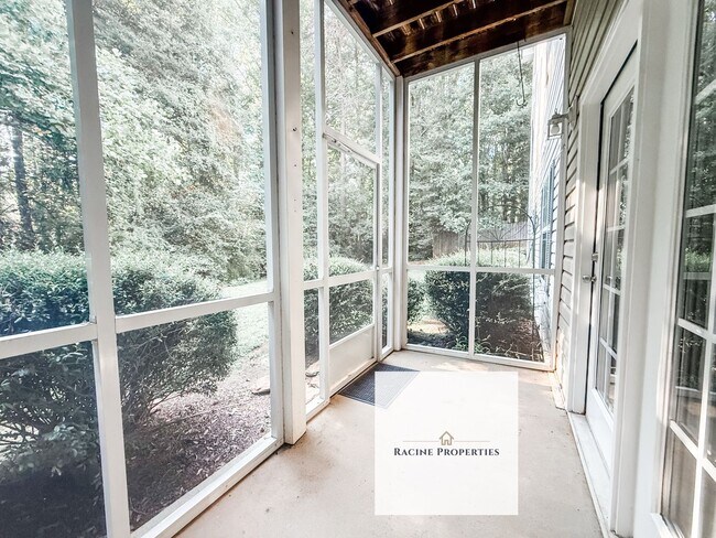 Building Photo - 203 McKenna Cir