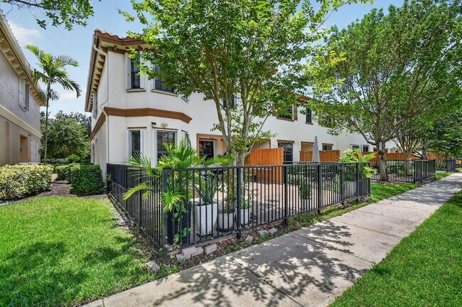 Building Photo - 10139 Wellington Parc Dr