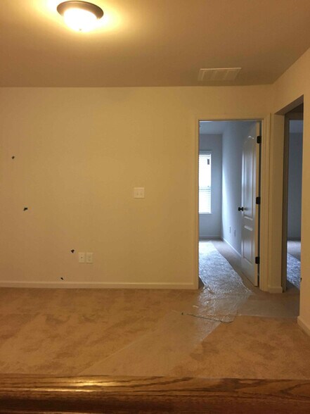 Building Photo - 3085 Clear View Dr