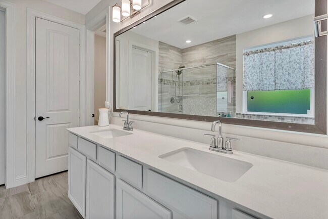 Building Photo - 17702 Sea Rosemary Ct