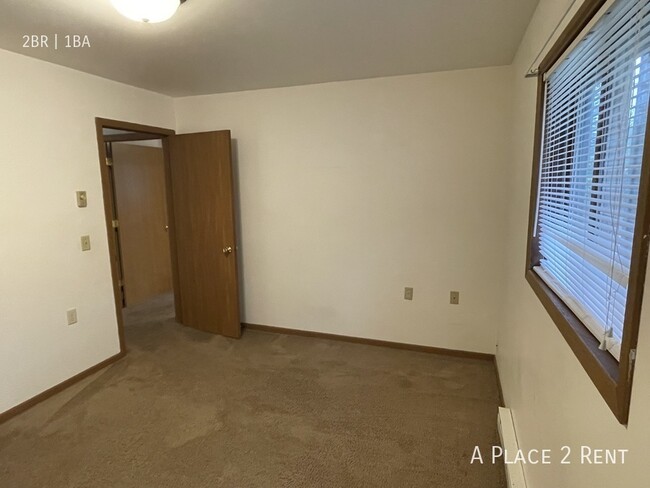 Building Photo - Newly Renovated 2-Bed Near Hospital | Bran...