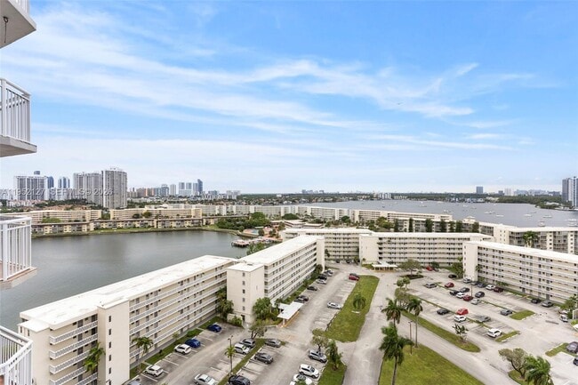 Building Photo - 18031 Biscayne Blvd