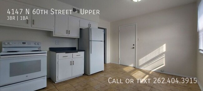 Building Photo - Spacious Partially Rehabbed 3 Bedroom Uppe...