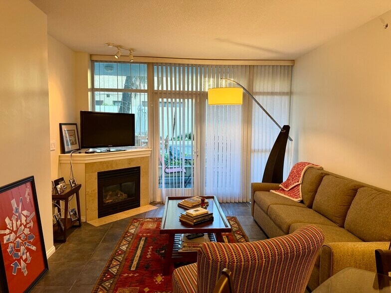 Building Photo - 850 Beech St