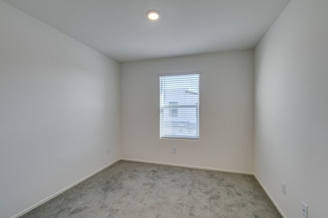 Building Photo - Gorgeous Townhome with upgrades in gated community* 3 large bedrooms, 2 car garage*Community pool...