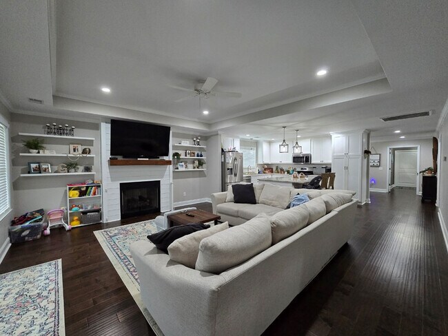 Building Photo - 1780 Titanic Ct