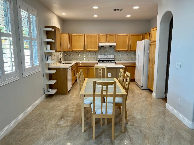 Building Photo - 3942 Villeroy Ave