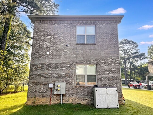 Building Photo - 1510 S Bailey St