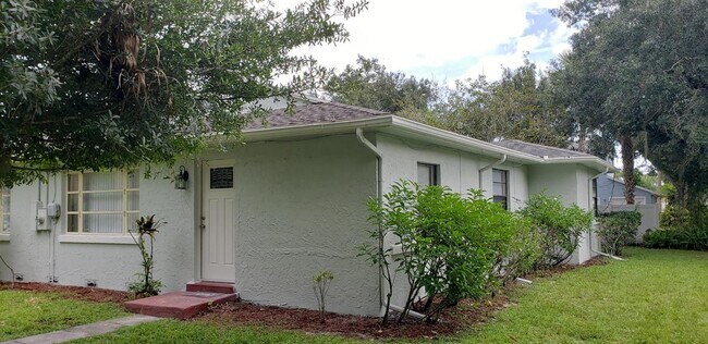 Building Photo - 2590 Rainbow Dr