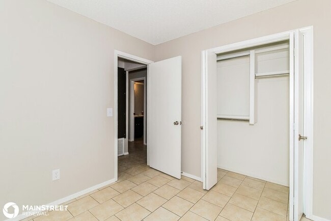 Building Photo - 704 W HILLCREST DRIVE, MUSTANG, OK 73064