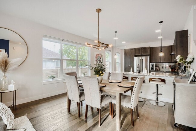 Building Photo - Bright & Inviting Home | Access to All