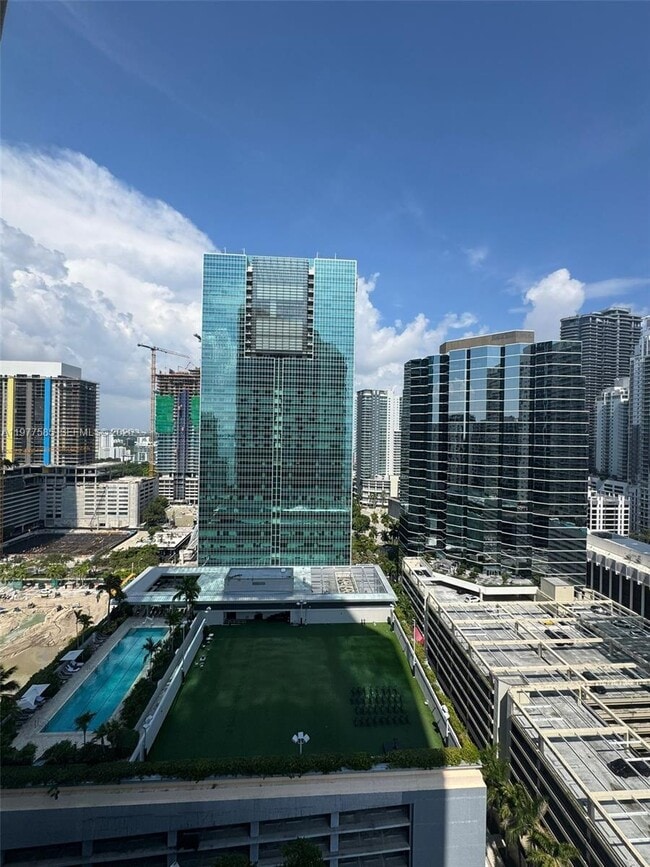 Building Photo - 1300 Brickell Bay Dr