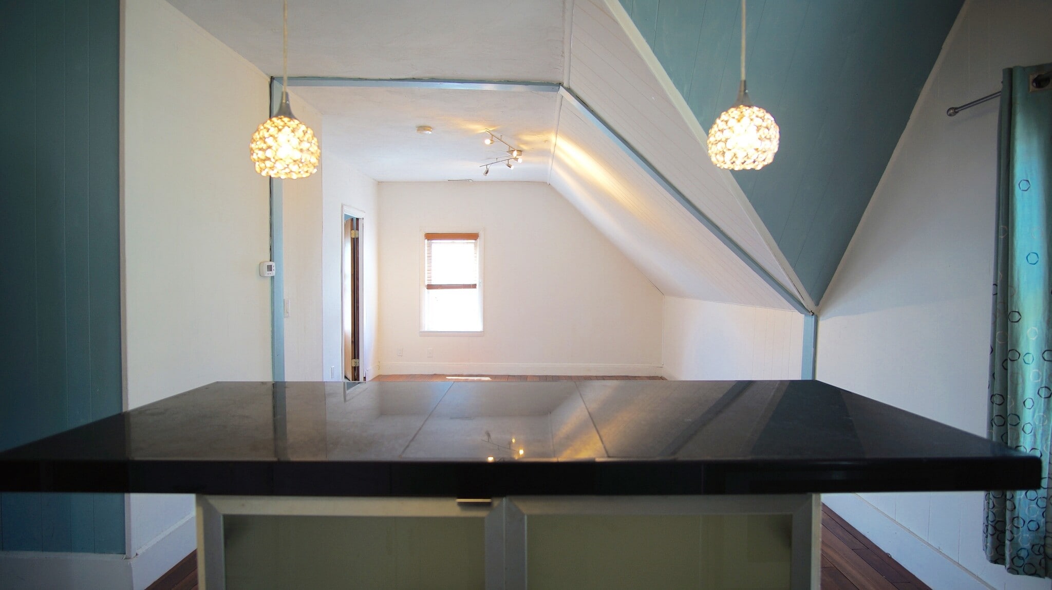 Building Photo - 48 America St