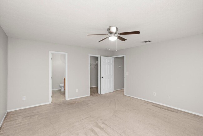 Building Photo - 5248 Sunsail Dr