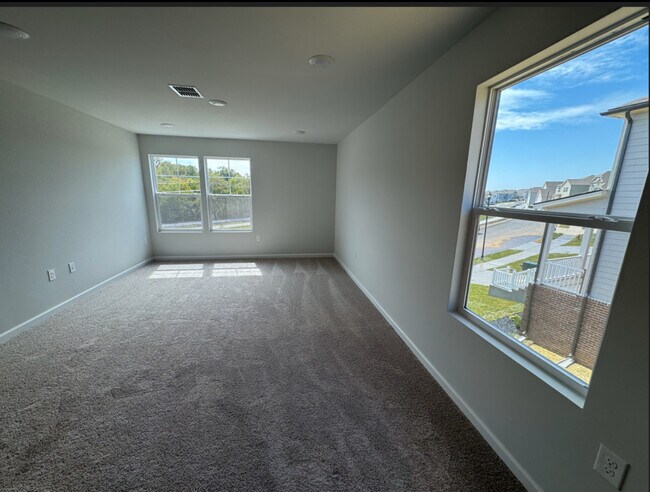 Building Photo - 106 Millbrook Dr