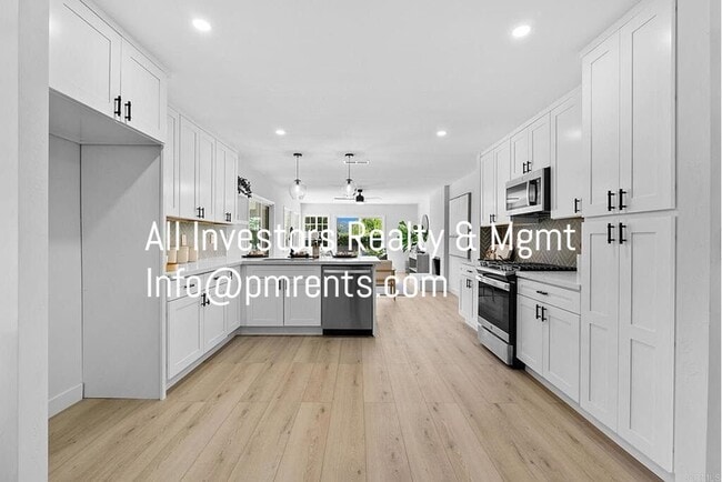 Building Photo - 4959 Park Dr