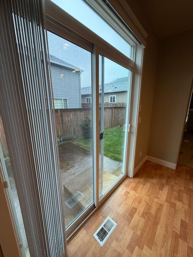 Building Photo - 3-Bed/2.5 Bath + Office & Bonus Room on Quiet Dead-End Street